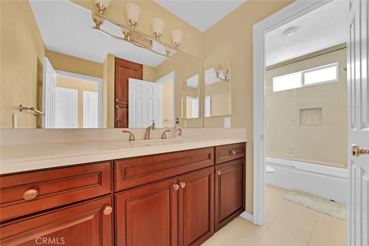 2nd Bathroom