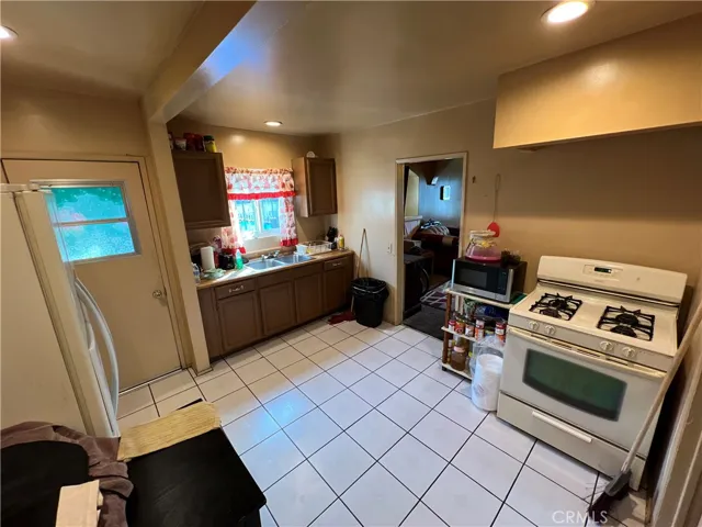 443 E 71st Street, Los Angeles, California 90003