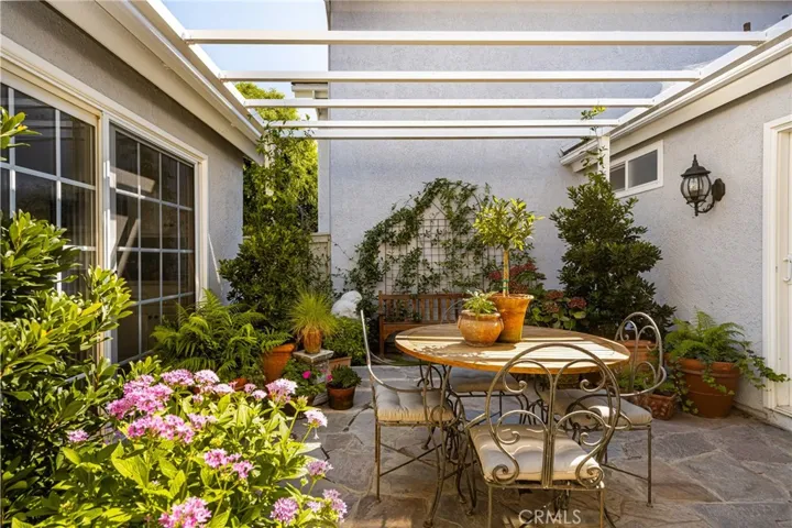 26 Lakeshore Unit 17, Irvine, California 92604
