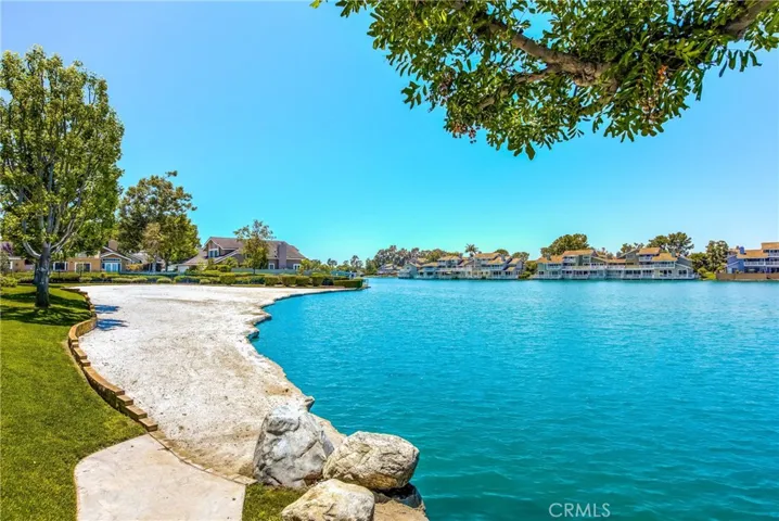 26 Lakeshore Unit 17, Irvine, California 92604