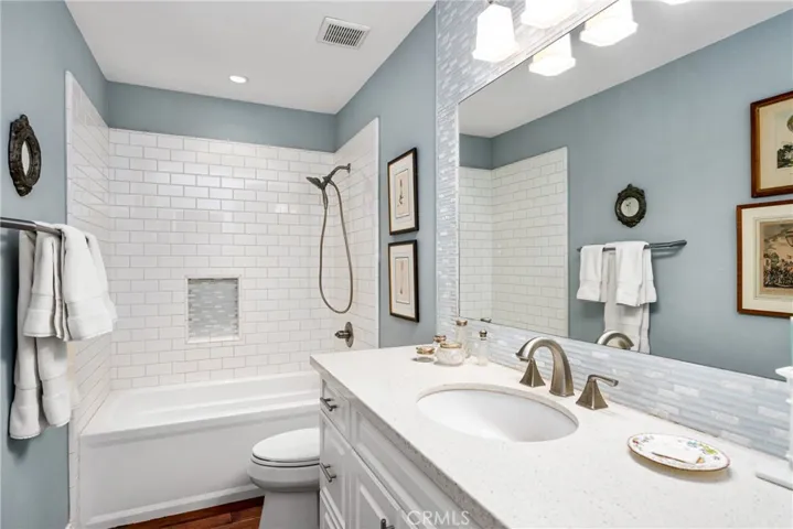 26 Lakeshore Unit 17, Irvine, California 92604