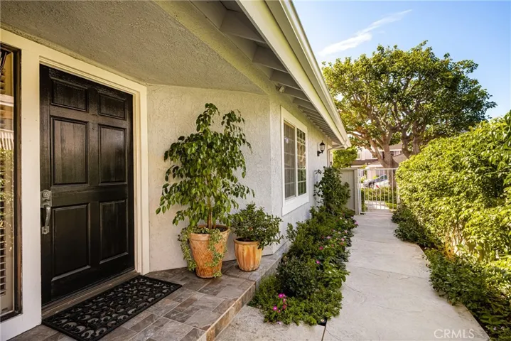 26 Lakeshore Unit 17, Irvine, California 92604