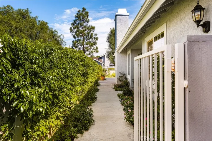 26 Lakeshore Unit 17, Irvine, California 92604