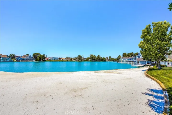 26 Lakeshore Unit 17, Irvine, California 92604