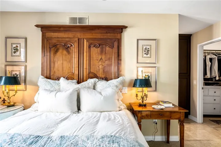 26 Lakeshore Unit 17, Irvine, California 92604