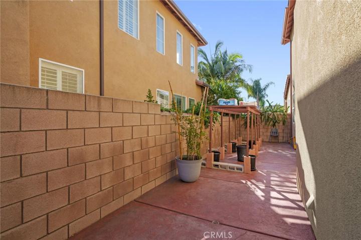 7598 Morning Mist Drive, Eastvale, California 92880