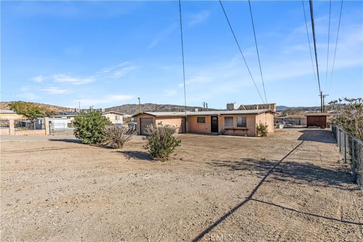 1379 Riverside Drive, Barstow, California 92311