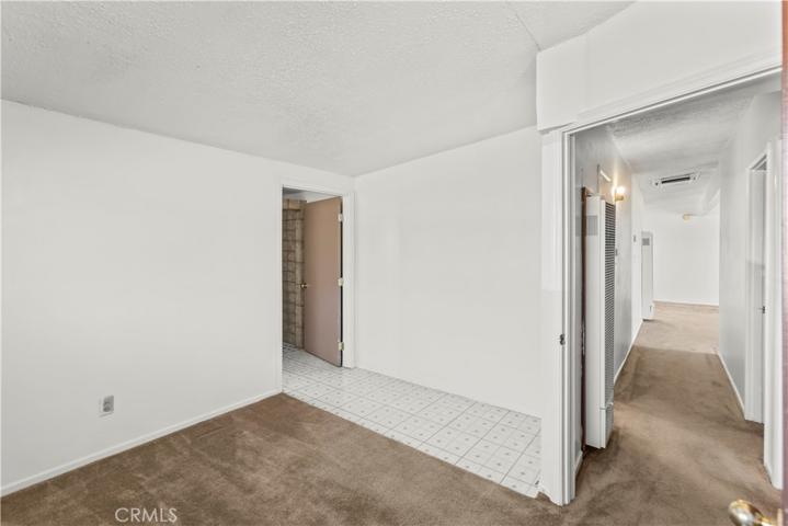 1379 Riverside Drive, Barstow, California 92311
