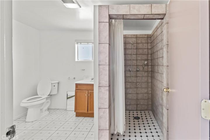 1379 Riverside Drive, Barstow, California 92311
