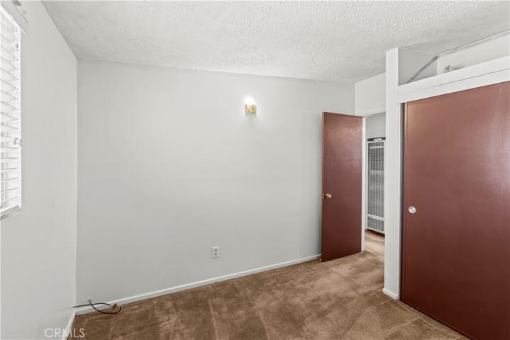 1379 Riverside Drive, Barstow, California 92311
