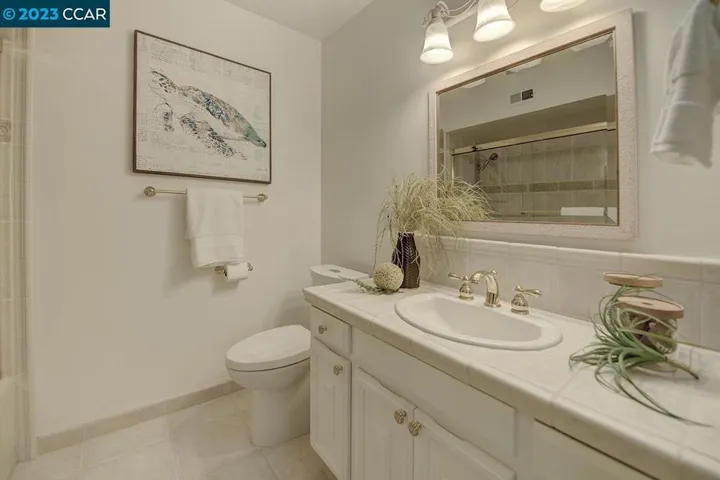 1300 Canyonwood Ct Unit 11, Walnut Creek, California 94595