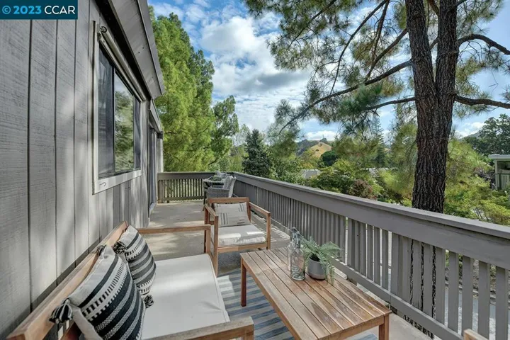 1300 Canyonwood Ct Unit 11, Walnut Creek, California 94595
