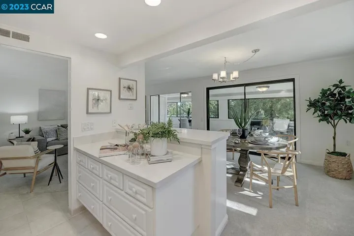 1300 Canyonwood Ct Unit 11, Walnut Creek, California 94595
