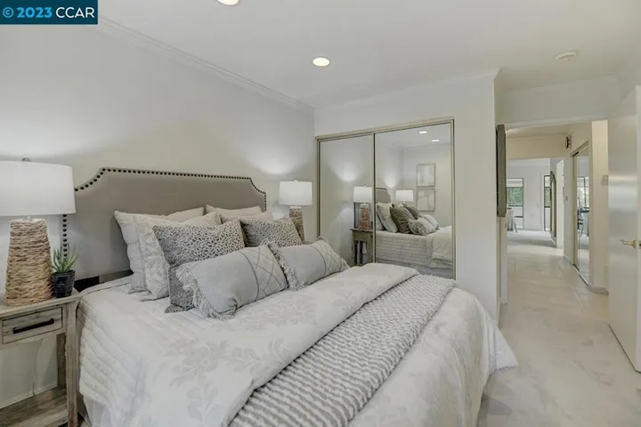 1300 Canyonwood Ct Unit 11, Walnut Creek, California 94595