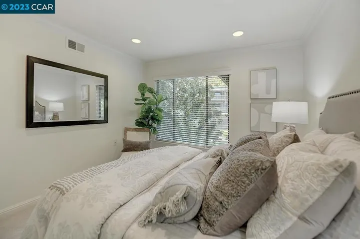 1300 Canyonwood Ct Unit 11, Walnut Creek, California 94595