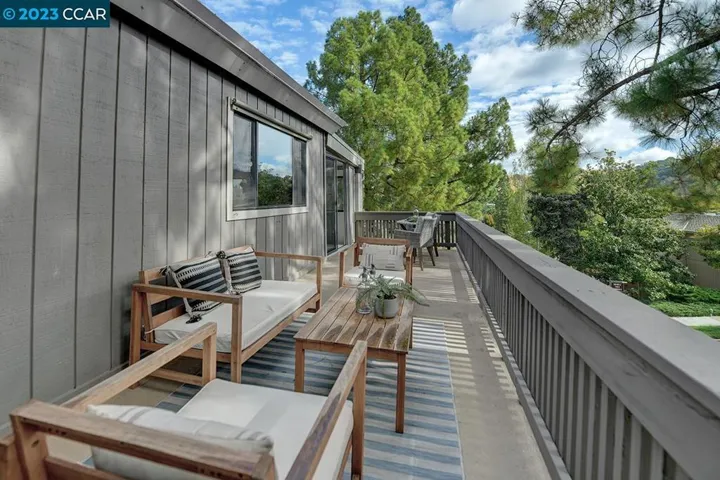 1300 Canyonwood Ct Unit 11, Walnut Creek, California 94595