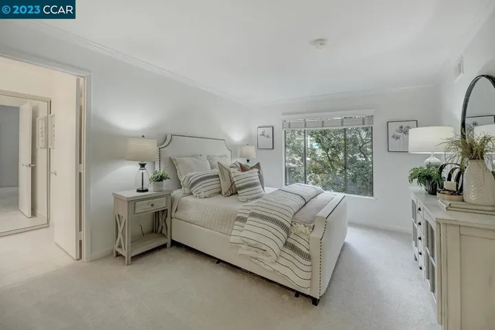 1300 Canyonwood Ct Unit 11, Walnut Creek, California 94595