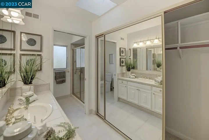 1300 Canyonwood Ct Unit 11, Walnut Creek, California 94595