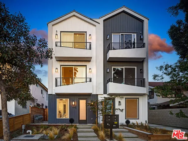 124 1/2 N Manhattan Place, Los Angeles, California 90004