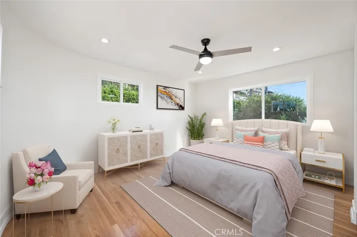 Top level bedroom
* virtually staged