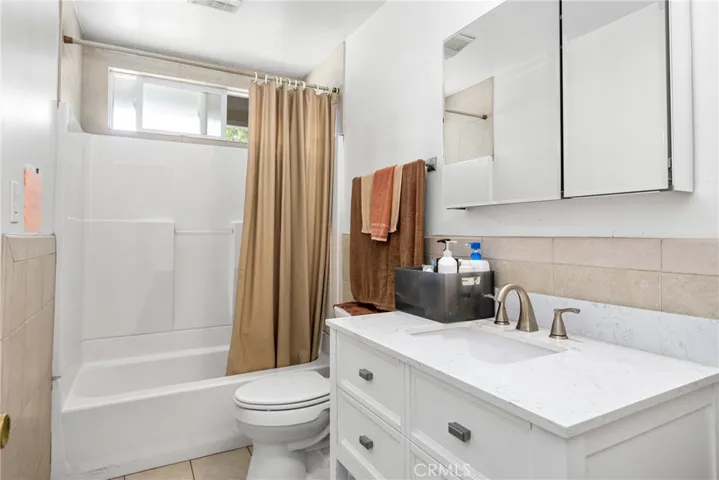 7732 Friends Avenue, Whittier, California 90602