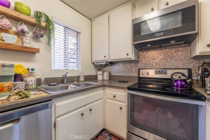 15425 Sherman Way Unit 109, Van Nuys, California 91406