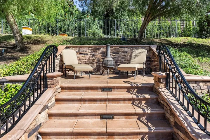 Look out point for the yard and pool.