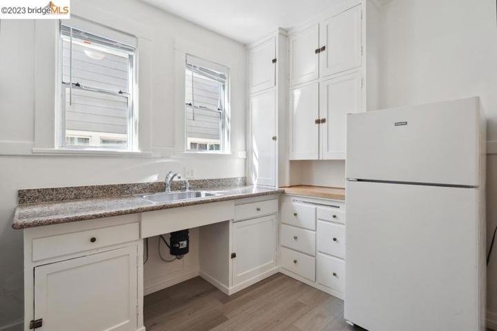1071 57th St, Oakland, California 94608