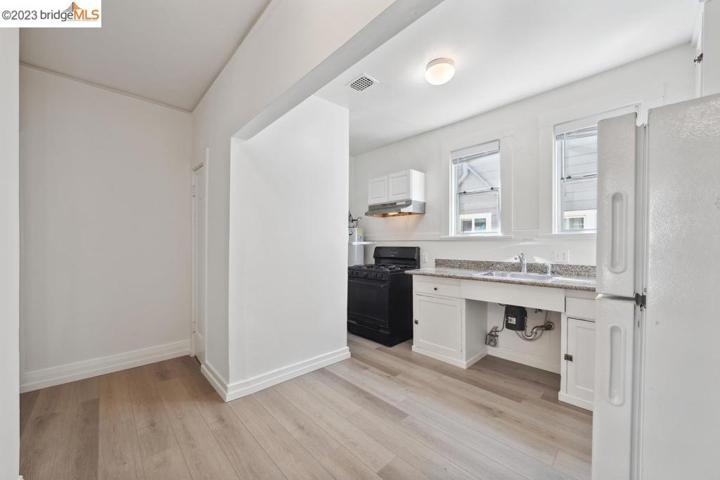 1071 57th St, Oakland, California 94608