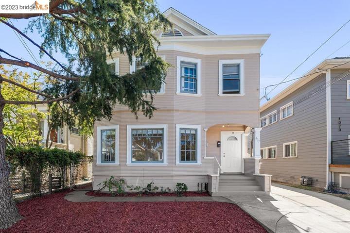 1071 57th St, Oakland, California 94608