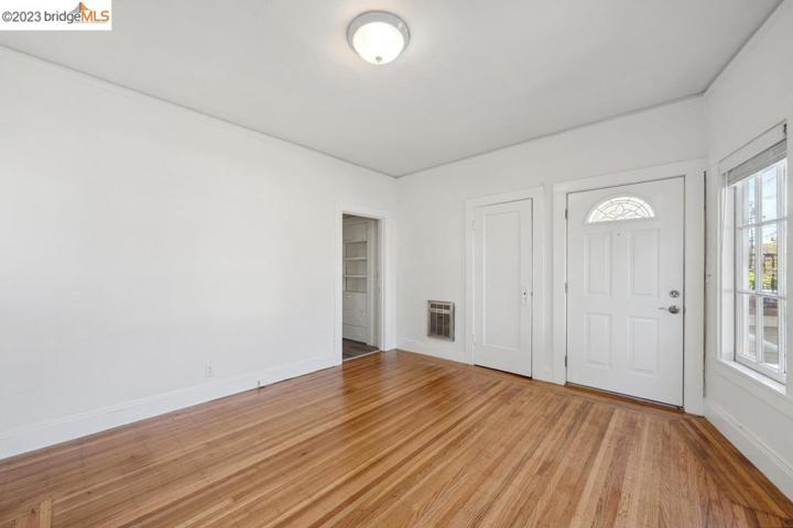 1071 57th St, Oakland, California 94608
