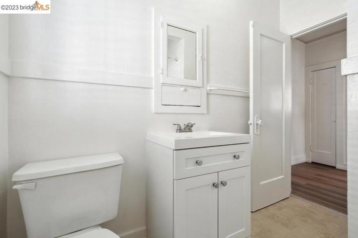 1071 57th St, Oakland, California 94608