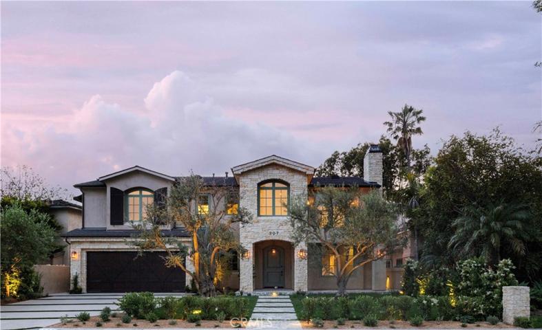 307 Pirate Road, Newport Beach, California 92663