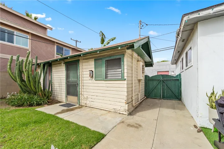 127 10th Street, Seal Beach, California 90740