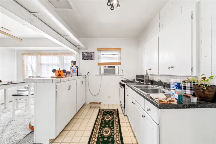 127 10th Street, Seal Beach, California 90740