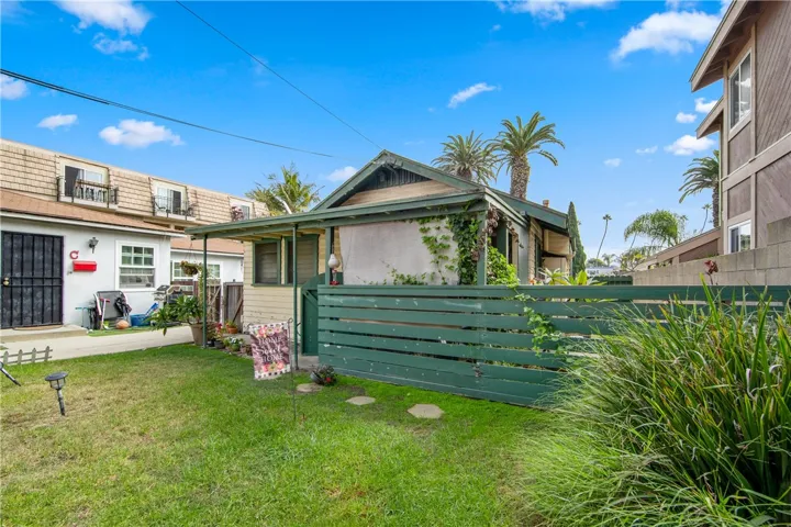 127 10th Street, Seal Beach, California 90740