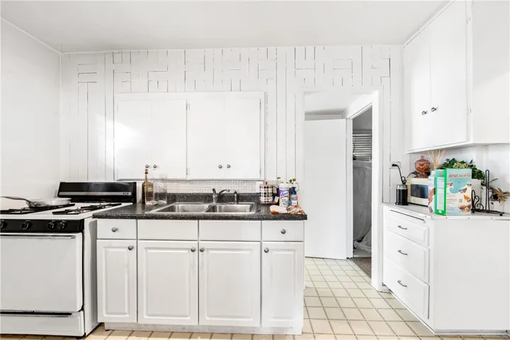 127 10th Street, Seal Beach, California 90740