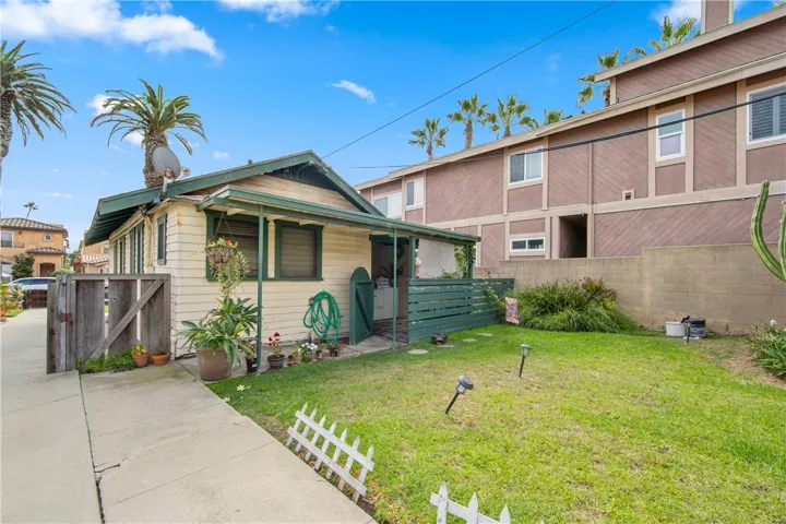 127 10th Street, Seal Beach, California 90740