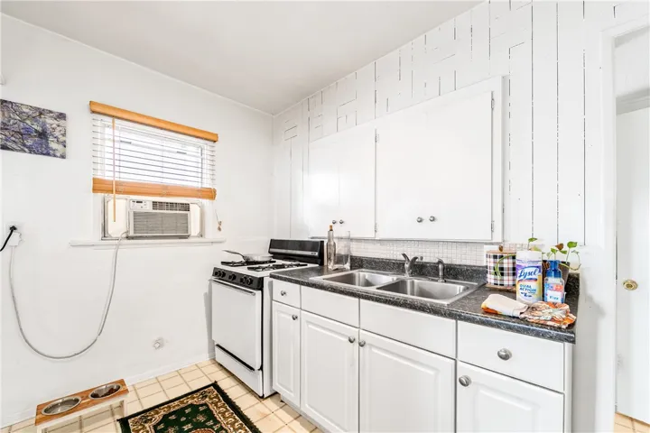 127 10th Street, Seal Beach, California 90740