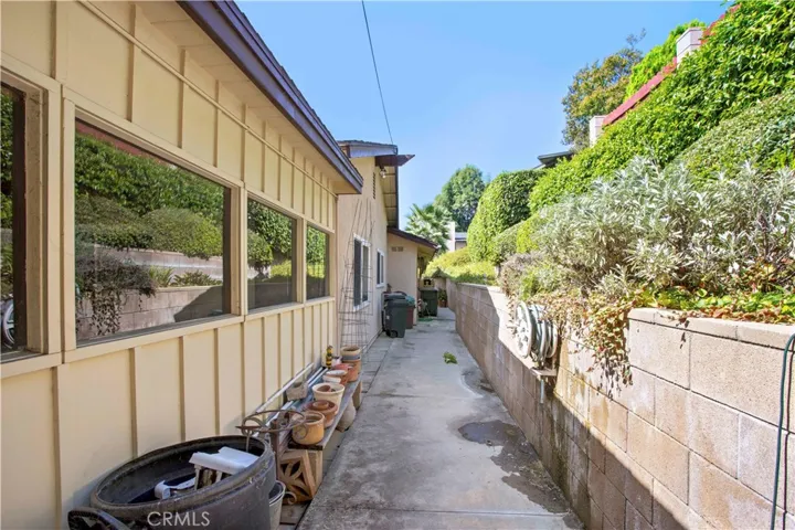 1332 Essex Court, Glendora, California 91740
