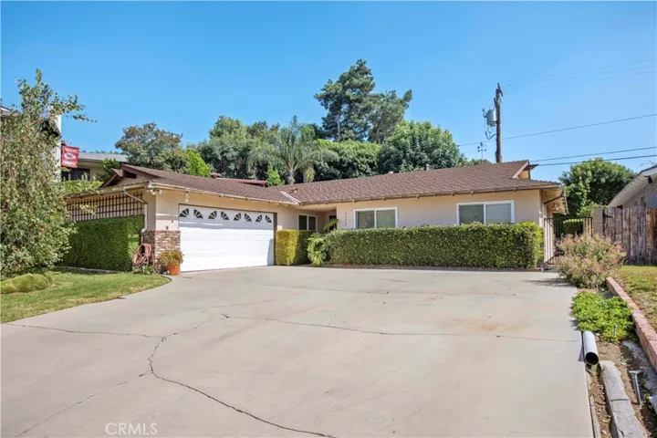 1332 Essex Court, Glendora, California 91740