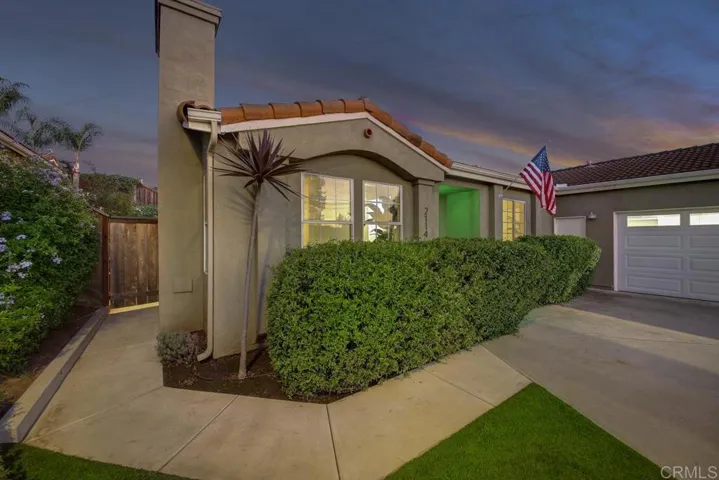 2114 Fiori Drive, Vista, California 92084