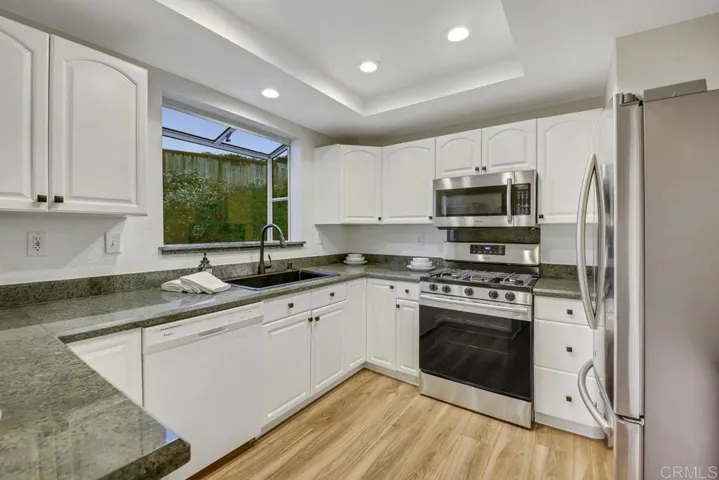 2114 Fiori Drive, Vista, California 92084