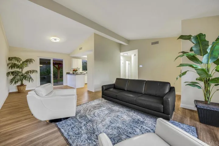 2114 Fiori Drive, Vista, California 92084