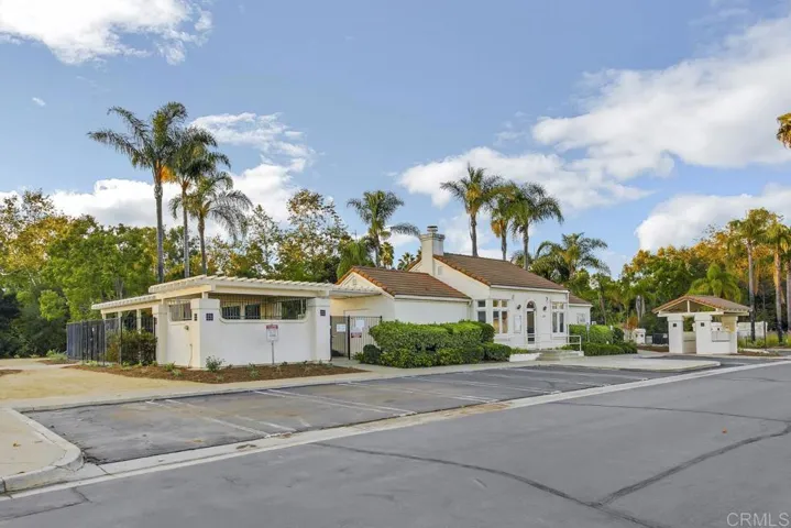 2114 Fiori Drive, Vista, California 92084