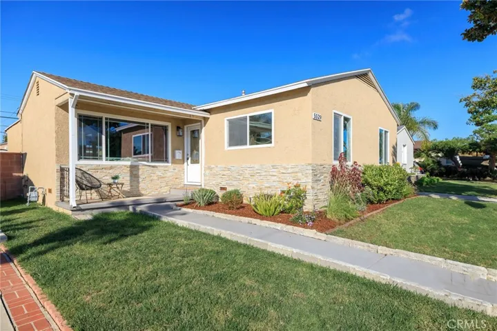 5529 W 138th Place