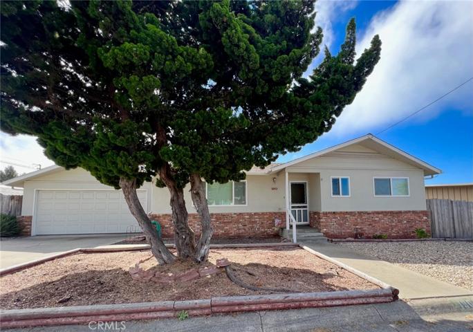 190 Damar Street, Morro Bay, California 93442