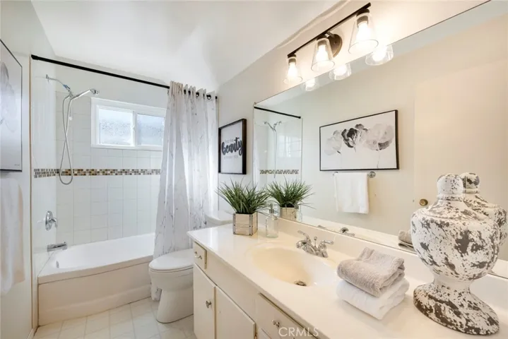 500 E Montwood Avenue, La Habra, California 90631