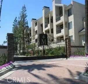 21520 Burbank Boulevard Unit 219, Woodland Hills, California 91367