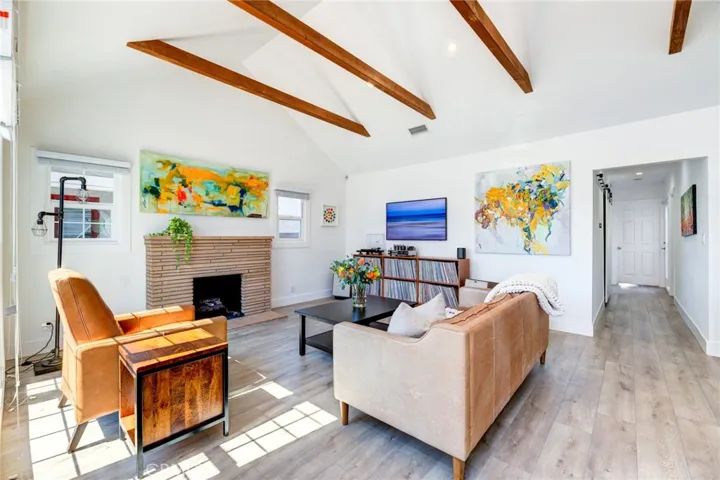 4027 W 60th Street, Los Angeles, California 90043